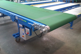 2011. Lifting conveyor for transporting car components