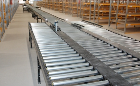 Manual roller conveyor