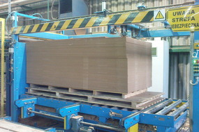 2009. Pallet transport system with a robot