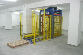 2012. Four-pillar vertical conveyor