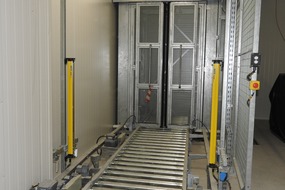 2018. Pallet transport system with a vertical conveyor 