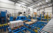 2015. Robotic palletising system for small pallets and buckets
